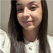 Profesores de inglés con nivel certificado B1. He vivido en Estados Unidos durante un año y me encanta enseñar.